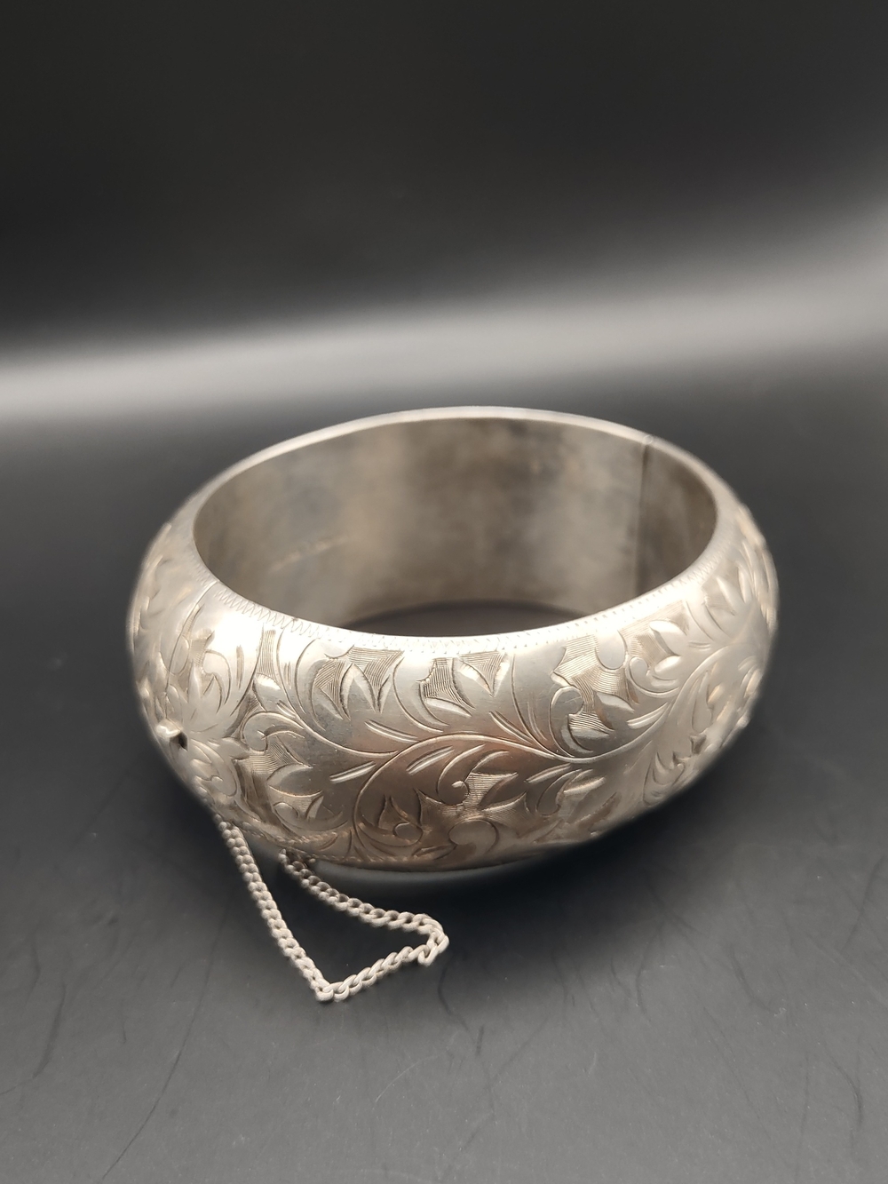 Gorgeous Vintage Sterling Etched Floral Hinged Bracelet 73g